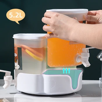 פלסטיק לשתות מתקן עם הברז 360° Rotatable משקה מיכל מים ביתיים פירות קומקום בקבוק צדדים חיצוניים