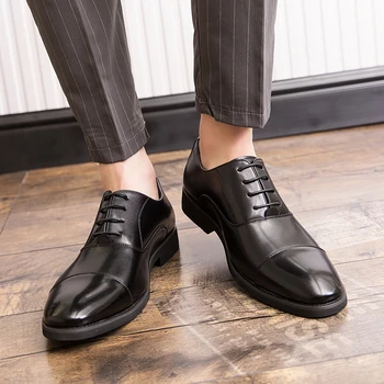 אוקספורד נעלי גברים חום שחור עסקים שרוכים Pu המשרד Brogue נעליים נעליים De Vestir גבר Mens נעליים.