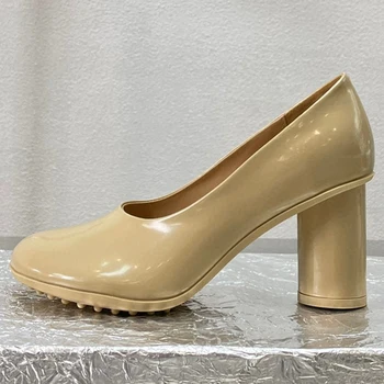 נשים נעליים עקב גבוהות אביב סתיו חדש מקורי Leatherr העליון מוצק צבע ראש עגול משאבות פשטות צדדי יחיד נעליים